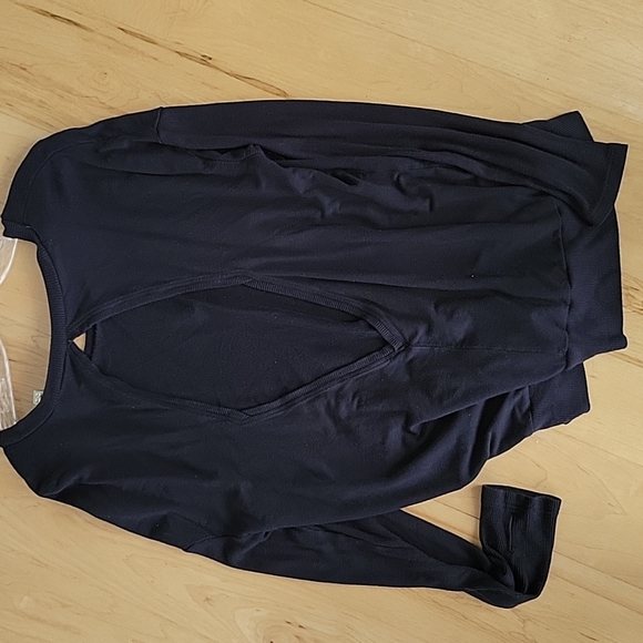 ALO long sleeve top L - Picture 3 of 3